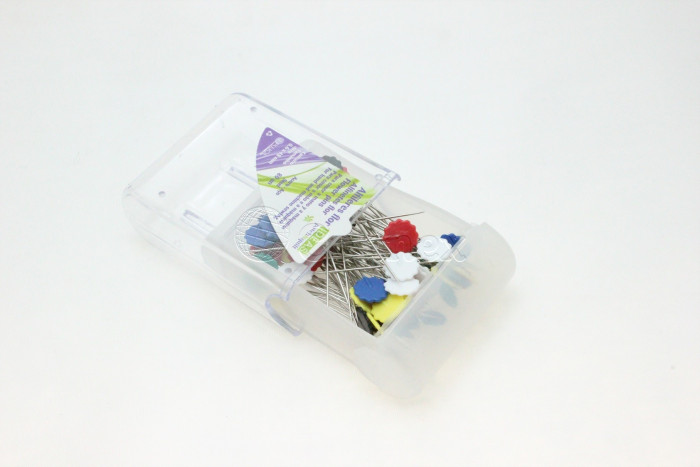 Alfinetes cores Patchwork cx.80 peças refª C1022