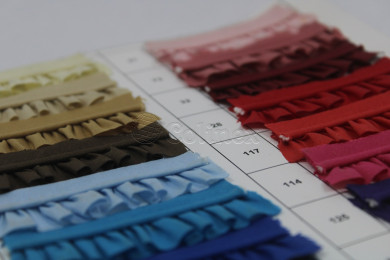 Fita tipo pétala com vivo 50%alg. 50%poly. 1608J