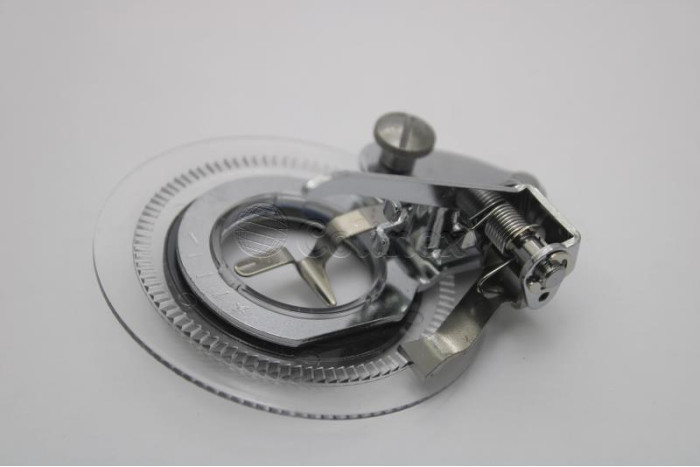 Calcador fazer flores maq. domestica