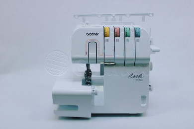 Máquina de Corte e Cose Doméstica Brother 1034DX